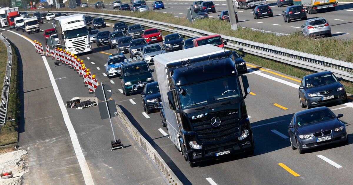 Daimler Tests Self-Driving Truck On Germany's Autobahn | HuffPost UK Tech