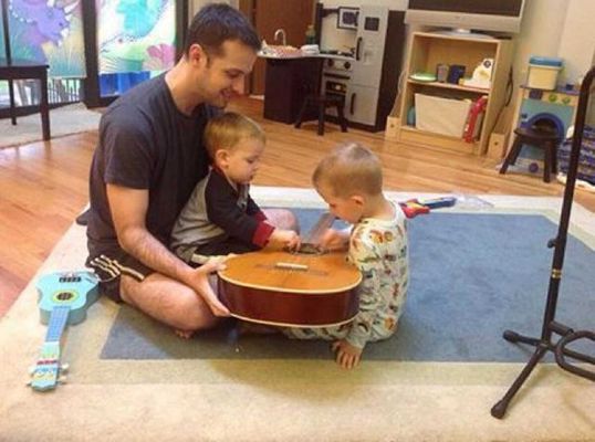 This Father And Son Have Found A Cute Way To Bond | HuffPost UK Parents