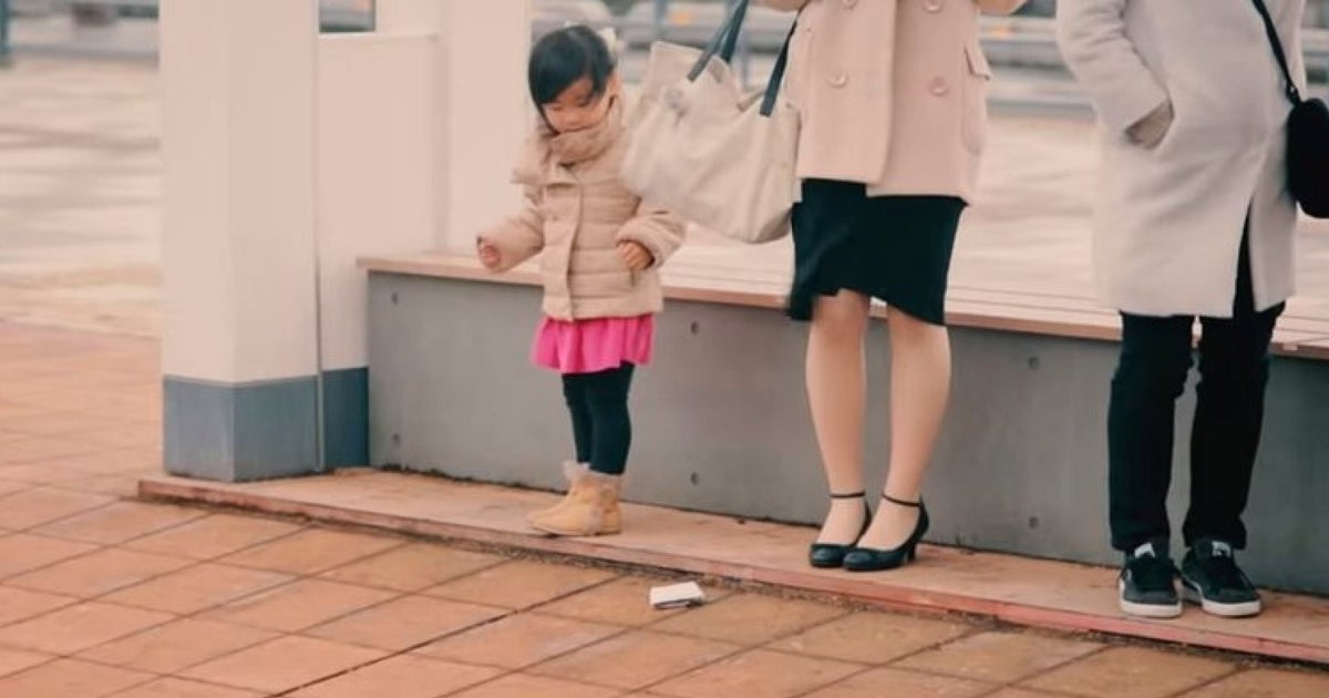 Kids' Reactions To Strangers Dropping Their Wallets Might Surprise You(01)