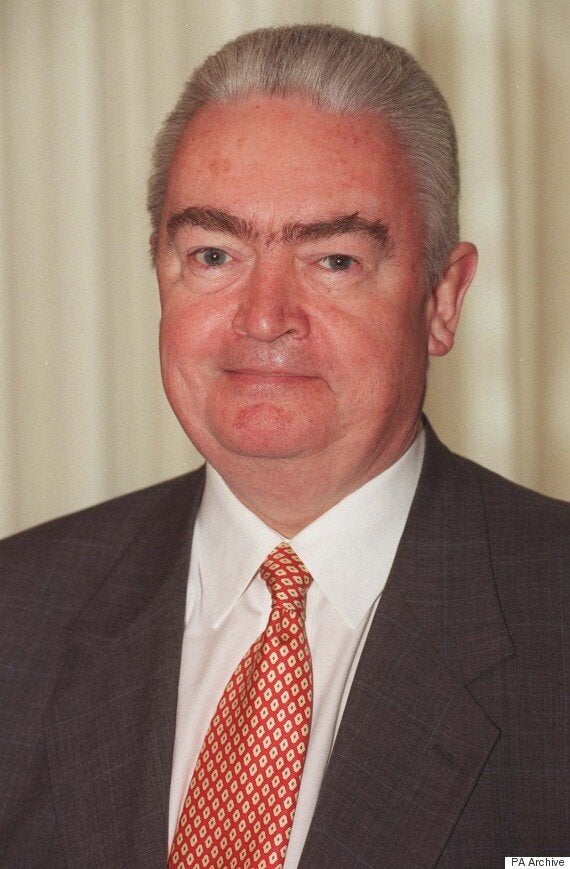 Hugh Scully Dead Former 'Antiques Roadshow' Host Dies Aged 72