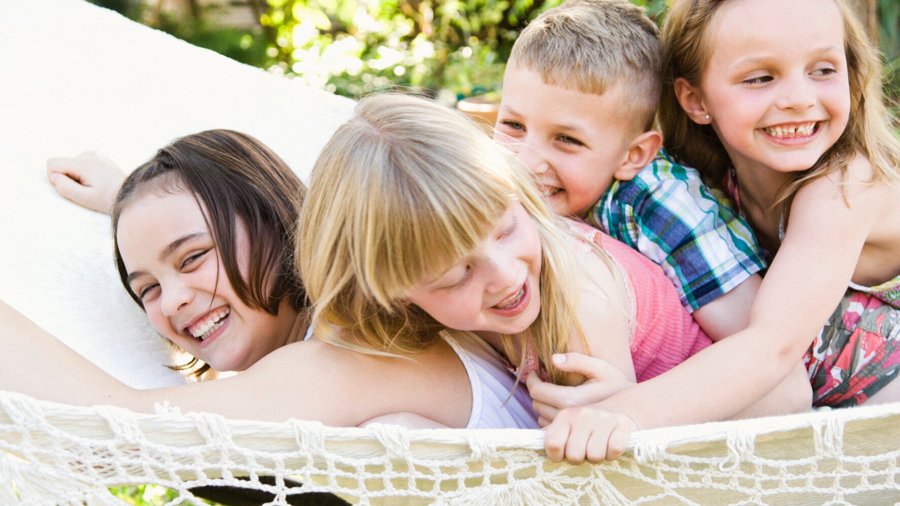 13 Traditional Games Parents Played In Their Childhood That They Want Their Kids To Play Now | HuffPost UK Parents