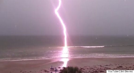 Incredible Video Captures Slow Motion Lightning Strike Daytona Beach |  HuffPost UK Tech