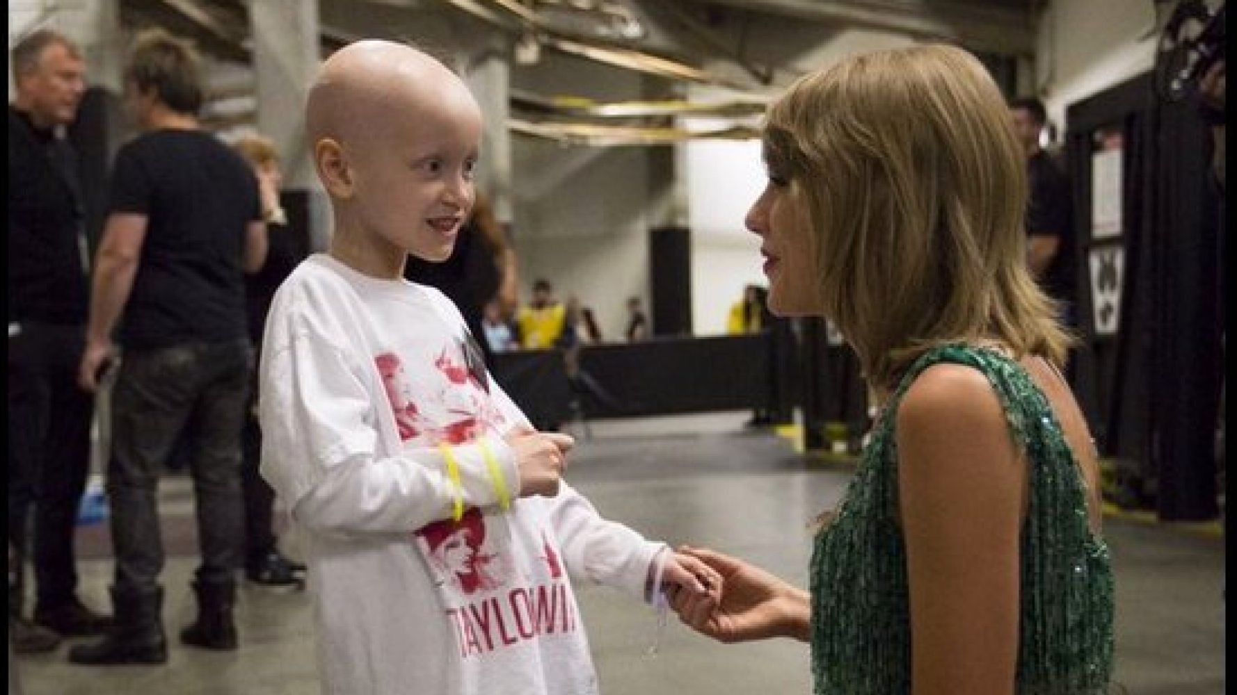 Meet the six-year-old 'Taylor Swift'[5]