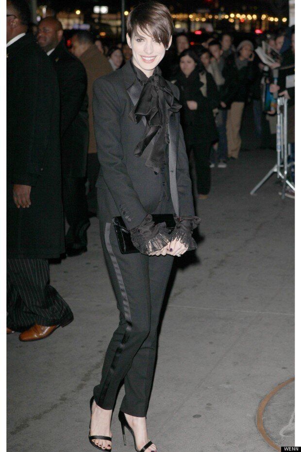 Masterpiece Or Disasterpiece: Anne Hathaway's Androgynous Luxe Tux ...