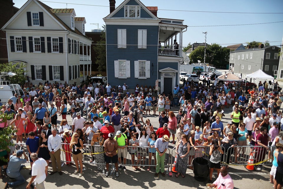 Charleston In Mourning After 9 Killed In Church Massacre