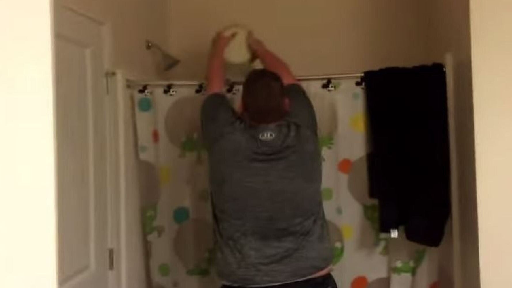 Jimmy Kimmel Gets Kids To Give Their Dads Breakfast In The Shower For