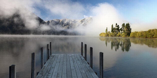 beautiful lake in new zealand