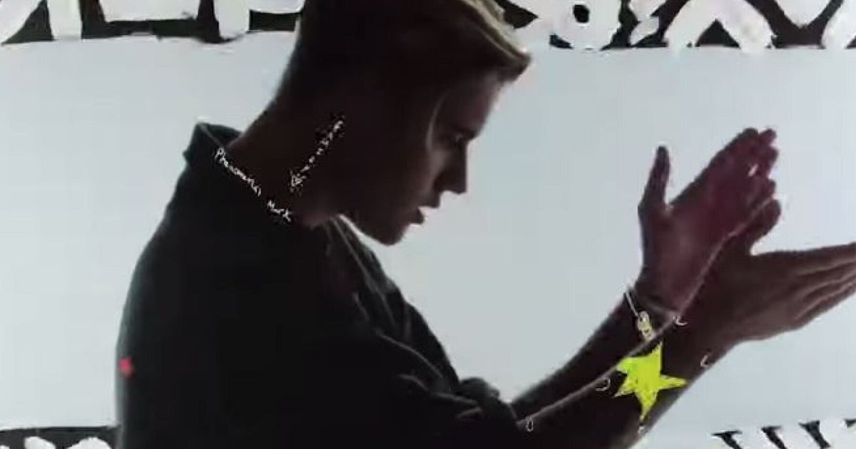 Justin Bieber gives his new music video an artistic edge with Skrillex and  Diplo in behind-the-scenes clip - Mirror Online