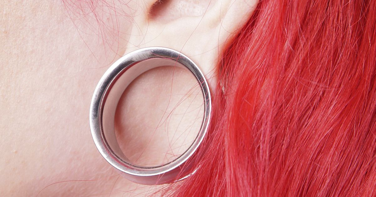 Cosmetic Surgery To Repair Stretched Earlobes Aka Flesh Tunnels Is On The Increase Huffpost 4764