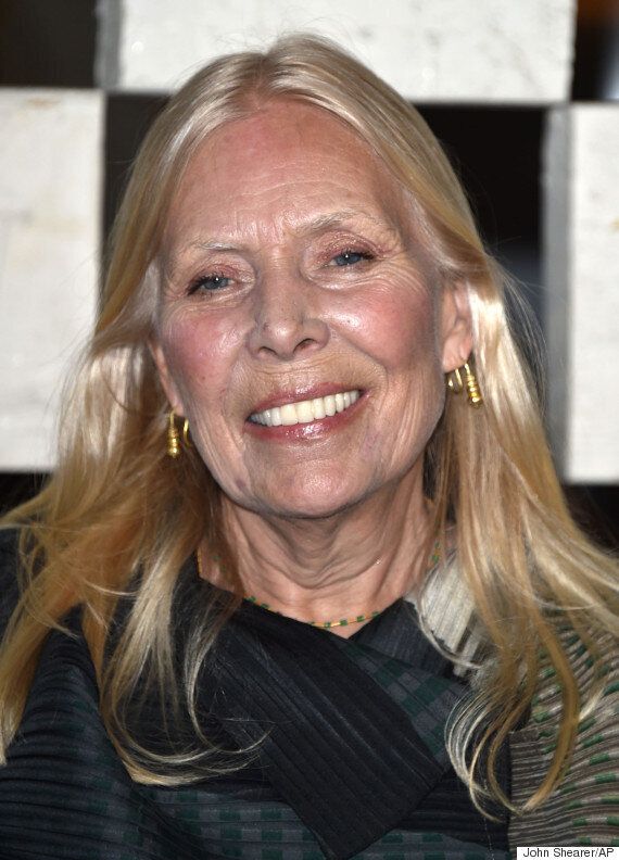 Joni Mitchell ‘not In A Coma And Expected To Make A Full Recovery Huffpost Uk Entertainment
