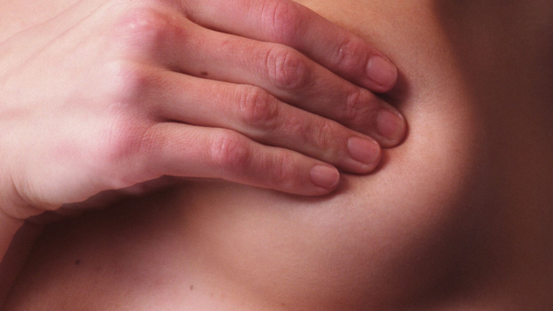 причина втянутых сосков груди у женщин фото 25