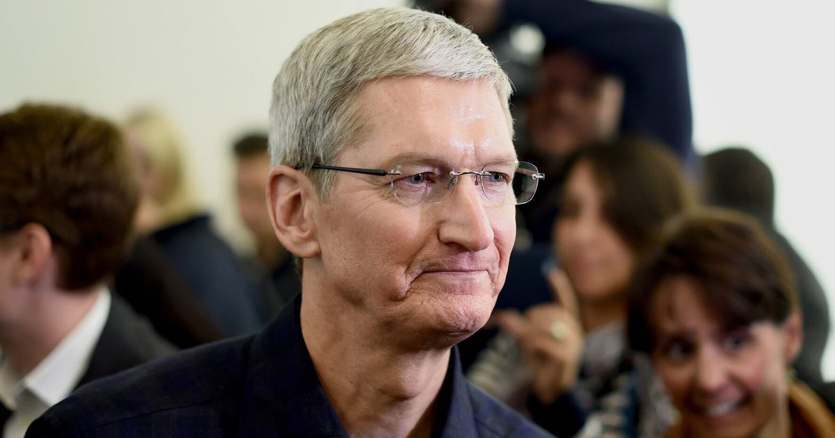 Russian Politician Wants To Ban Tim Cook For Being Gay Huffpost Uk Tech