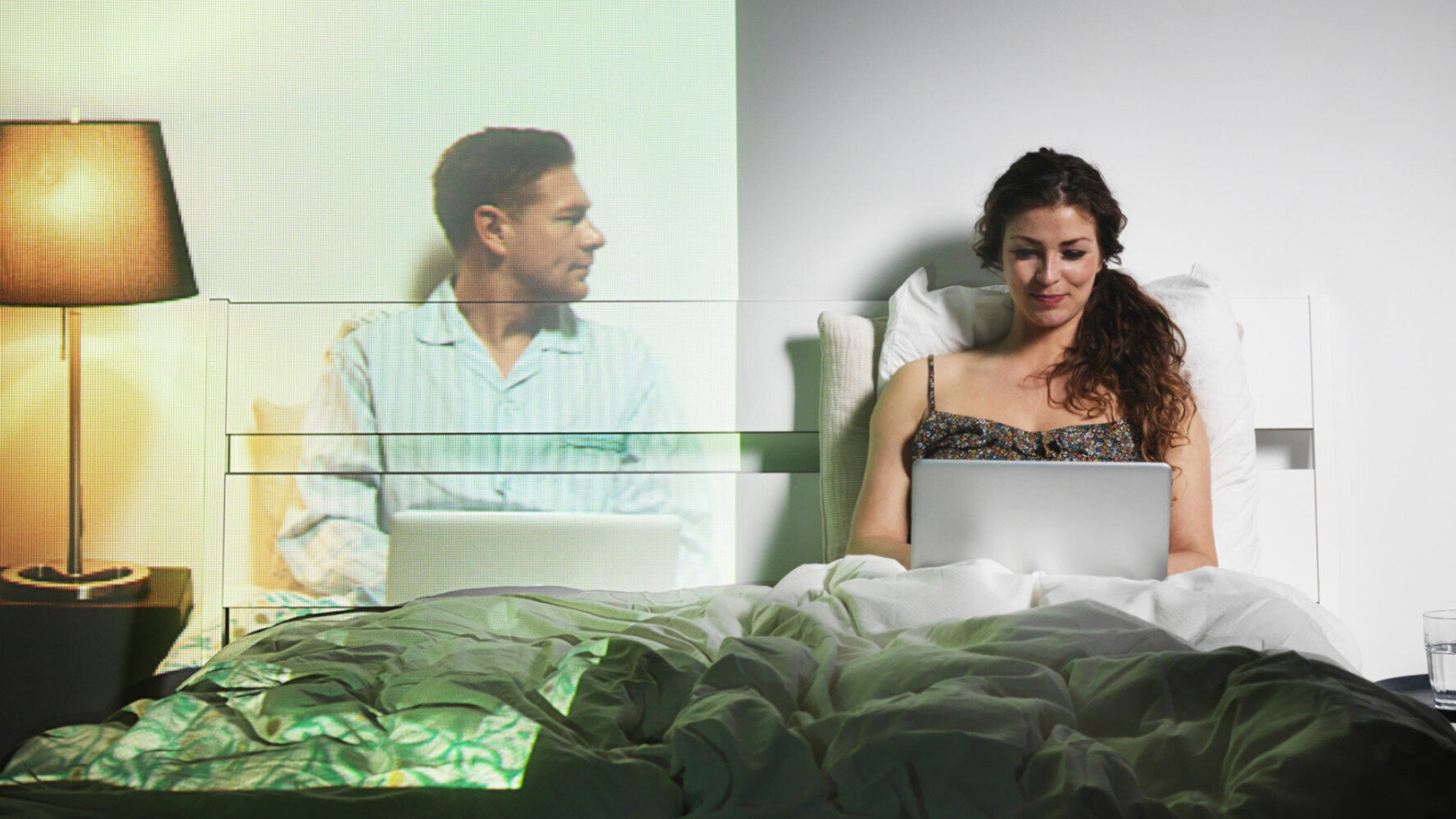 How to Handle a Long Distance Relationship: Lessons From ...