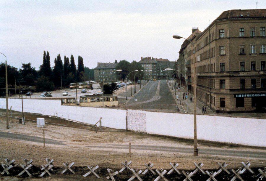 Berlin Wall 25th Anniversary: 25 Stunning Images Show City Before And ...