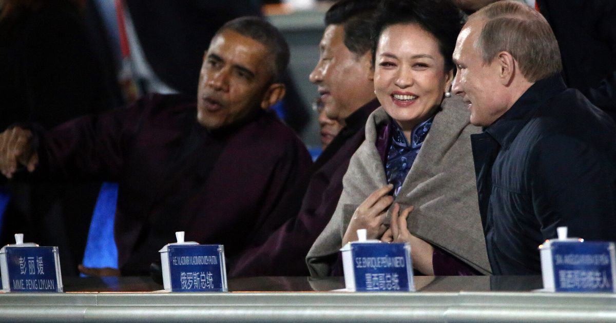 Vladimir Putin Sparks Controversy After Chinese First Lady Peng Liyuan ...