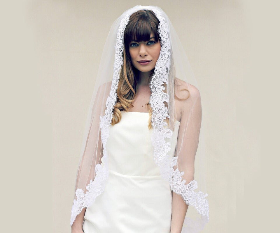 Chantilly Lace Edge Veil 