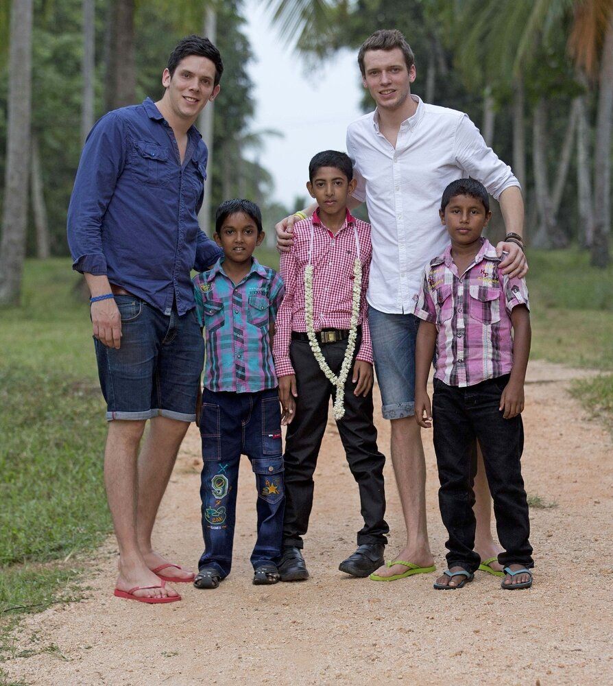 Rob and Paul with Sri Lankan kids