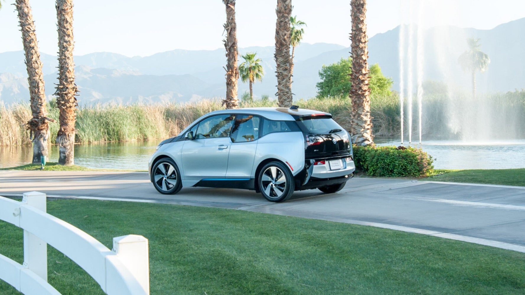 UK To Test Motorway That Can Wirelessly Charge Cars As They Drive