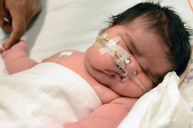 Mum Expecting 7lb Baby Gives Birth To 13lb 13oz Daughter HuffPost UK mum-expecting-7lb-baby-gives-birth-to-13lb-13oz-daughter-huffpost-uk