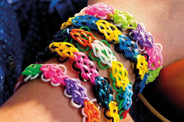 Loom Band Designs: How To Make A Flower Bracelet