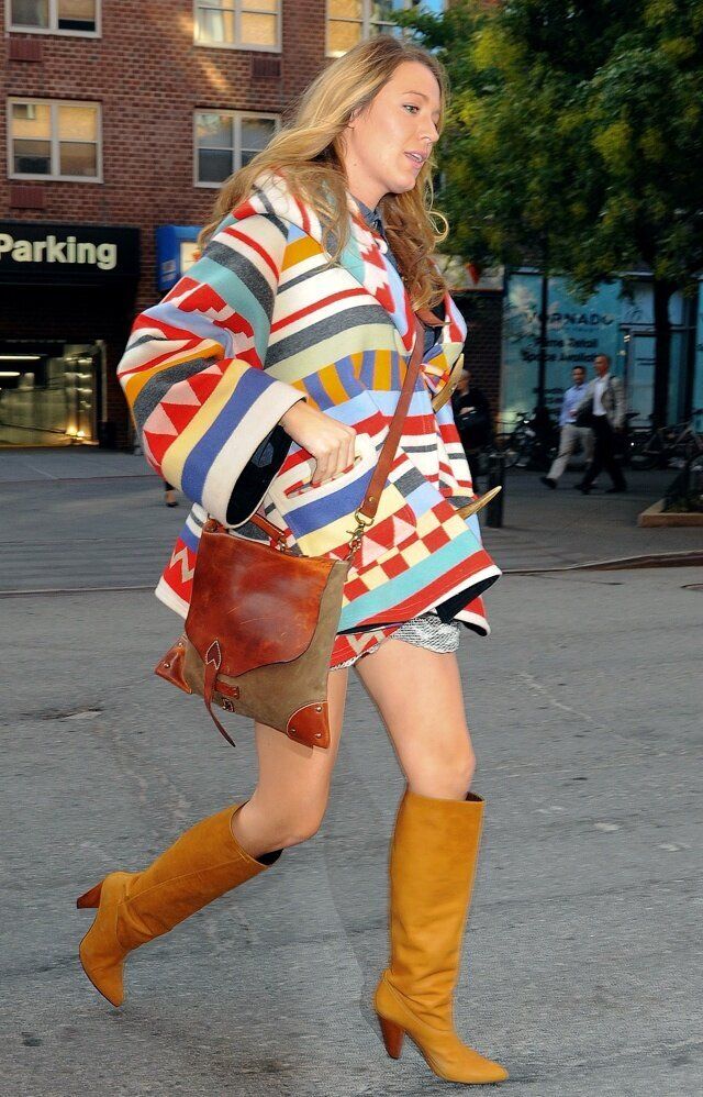 Mandatory Credit: Photo by Broadimage/REX (4210304d) Blake Lively Blake Lively out and about, New York, America - 17 Oct 2014 Blake Lively showing off her baby bump while out in New York City