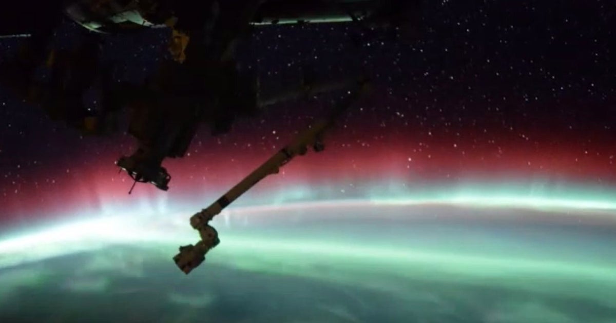 NASA Astronaut Scott Kelly Captures Stunning Video Of Northern Lights ...