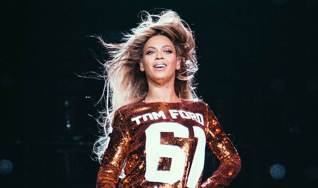 Beyonce Suffers Wardrobe Malfunctions Too Huffpost Uk