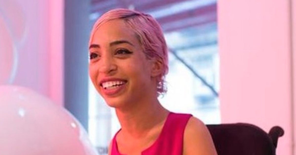 Jillian Mercado, Model With Muscular Dystrophy, Signs With IMG(01)