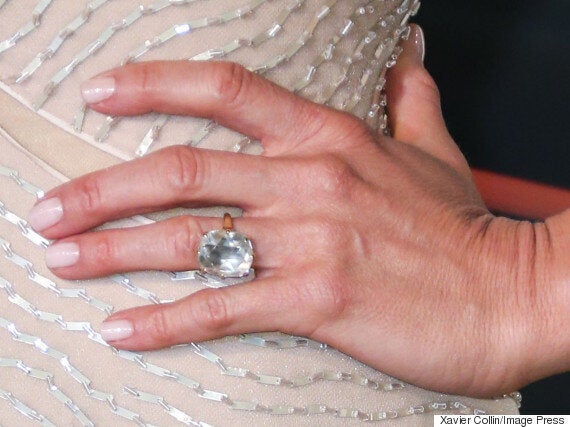 Jennifer aniston deals engagement ring