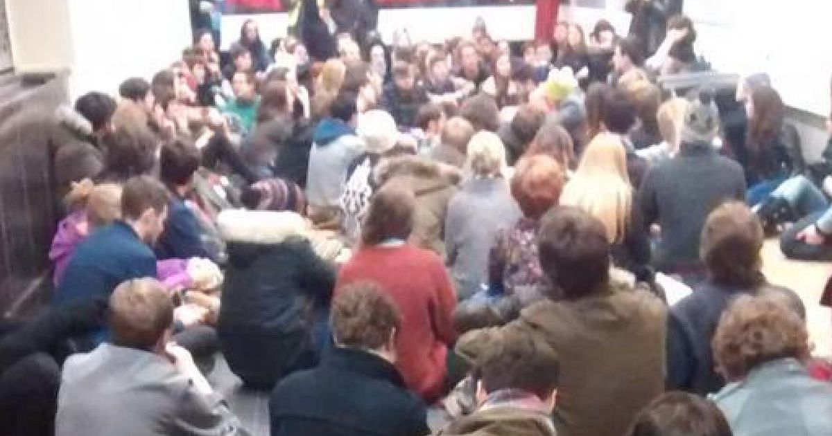 Students Stage Nationwide Protests After Police Use 'Extreme' Violence At Warwick University