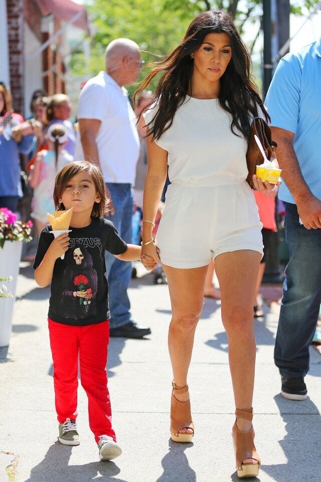 kourtney kardashian summer outfits