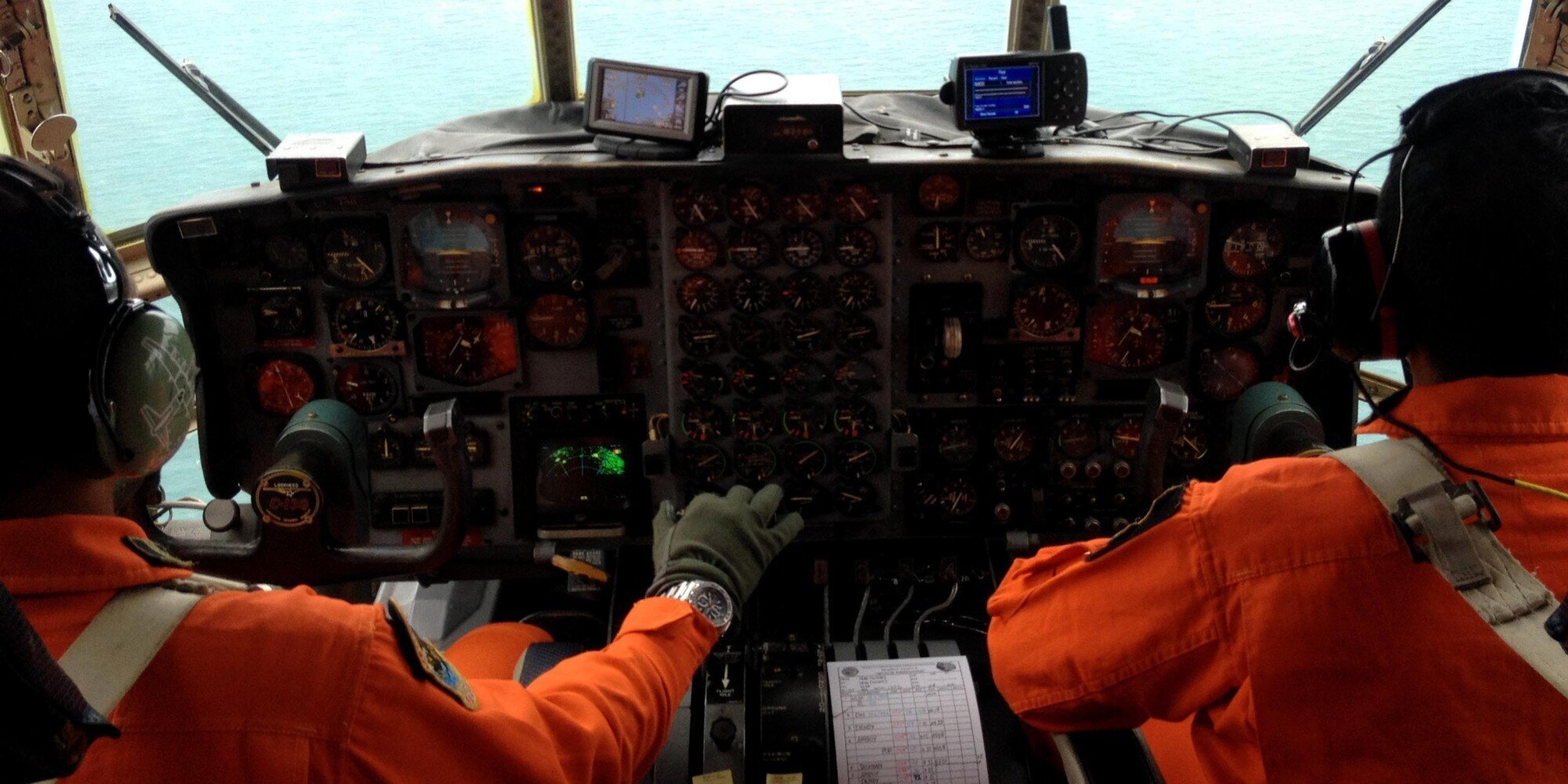 Missing AirAsia Plane Flight QZ8501 Is Likely 'At The Bottom Of The Sea ...