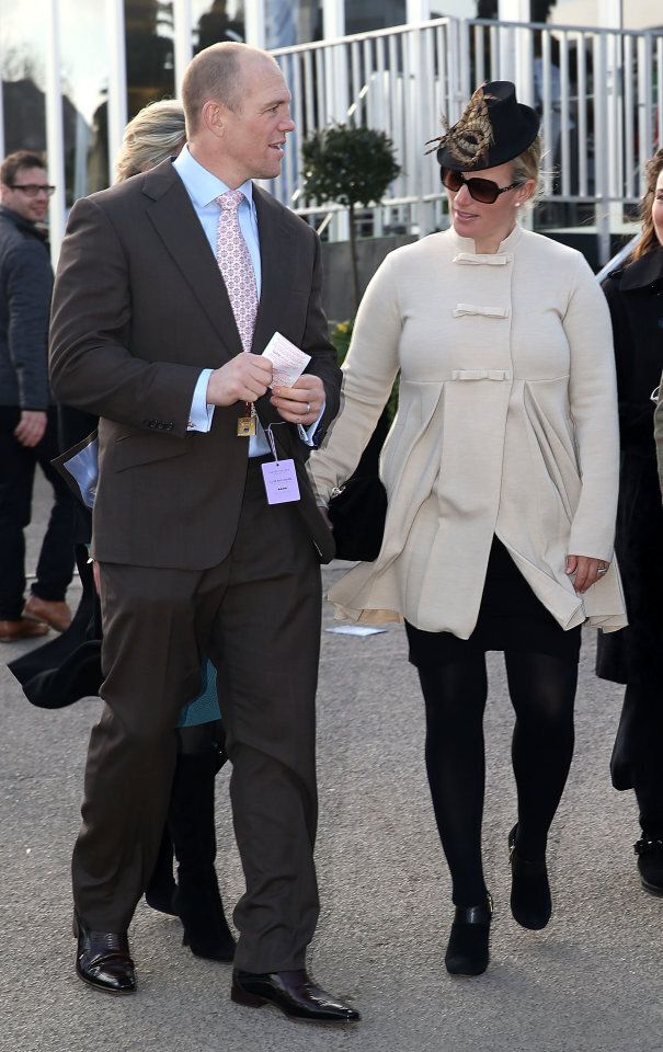 Zara Phillips And Mike Tindall Enjoy The First Day Of Cheltenham Races Huffpost Uk