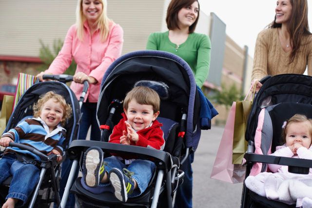 Mothers on a Play Date