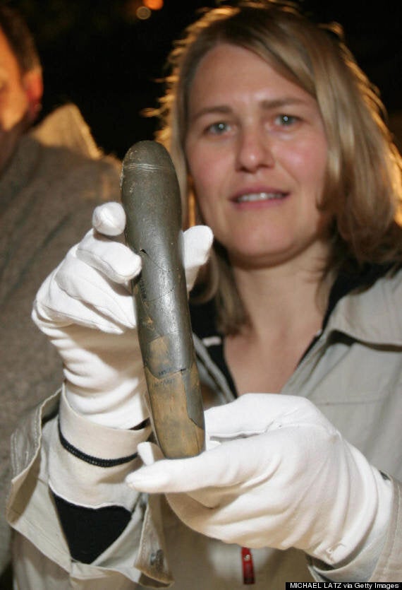 This Stone Penis Is 28 000 Years Old And Was Probably Used As Dildo In The Ice Age Huffpost