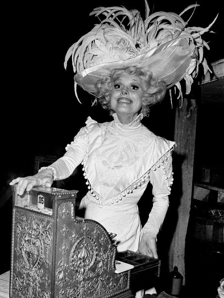 'Tribute to Mardi Gras' With Carol Channing (Super Bowl IV, 1970)