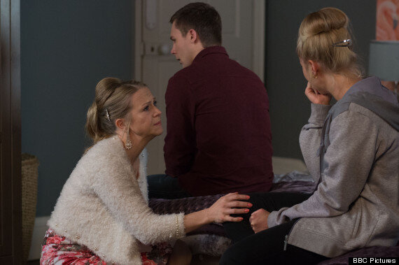 ‘EastEnders' Spoiler: Mick And Linda Carter Tell Their Family About ...