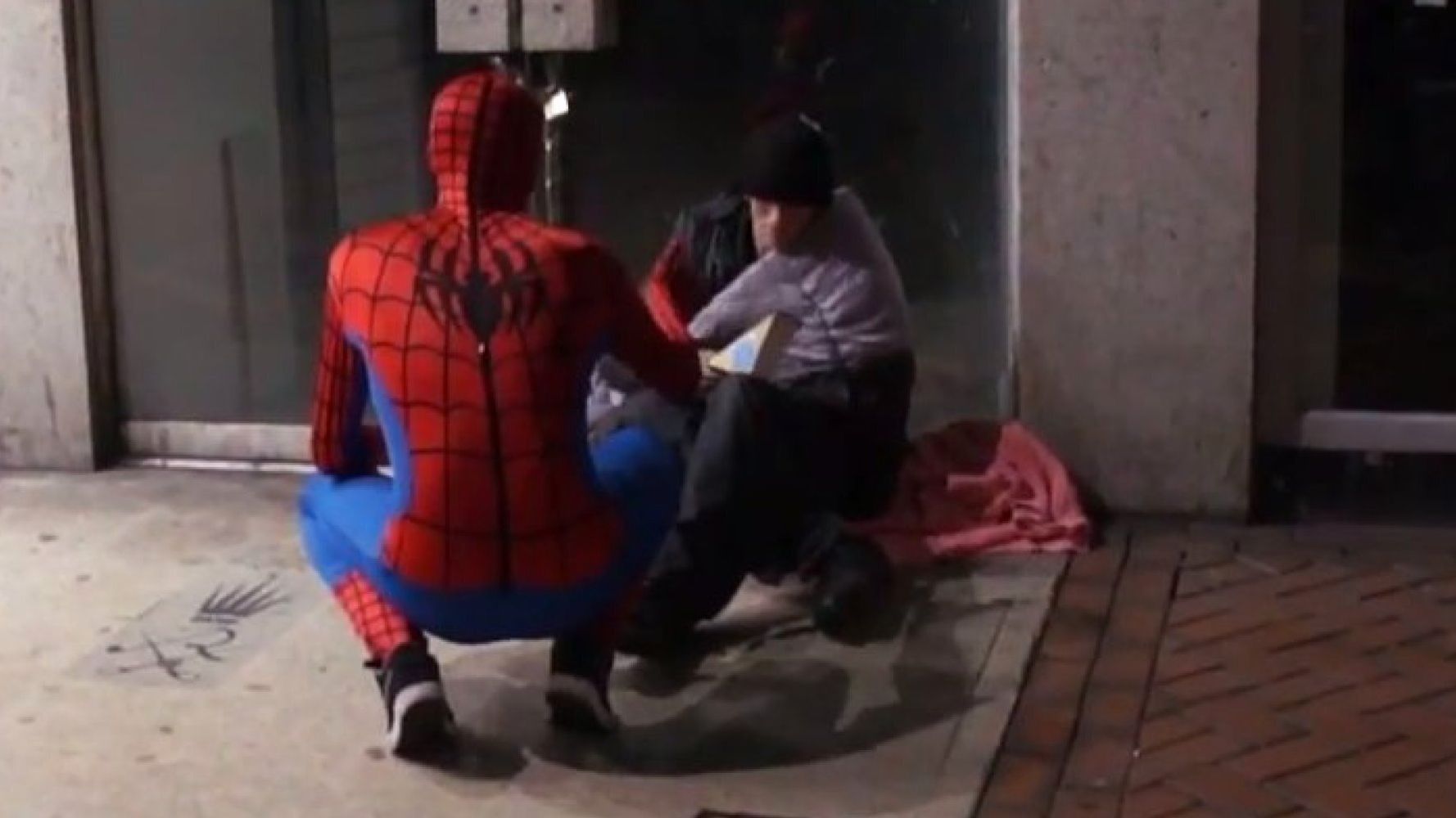 Mystery 20-Year-Old Dressed As Spider-Man Hands Out Food To The Homeless In  Birmingham | HuffPost UK Life