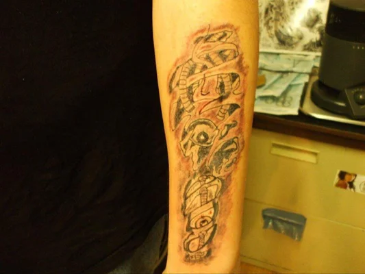 Bon Jovi Fan Gets Jon Bovi Tattoo Riddled With Spelling Mistakes Huffpost Uk Life