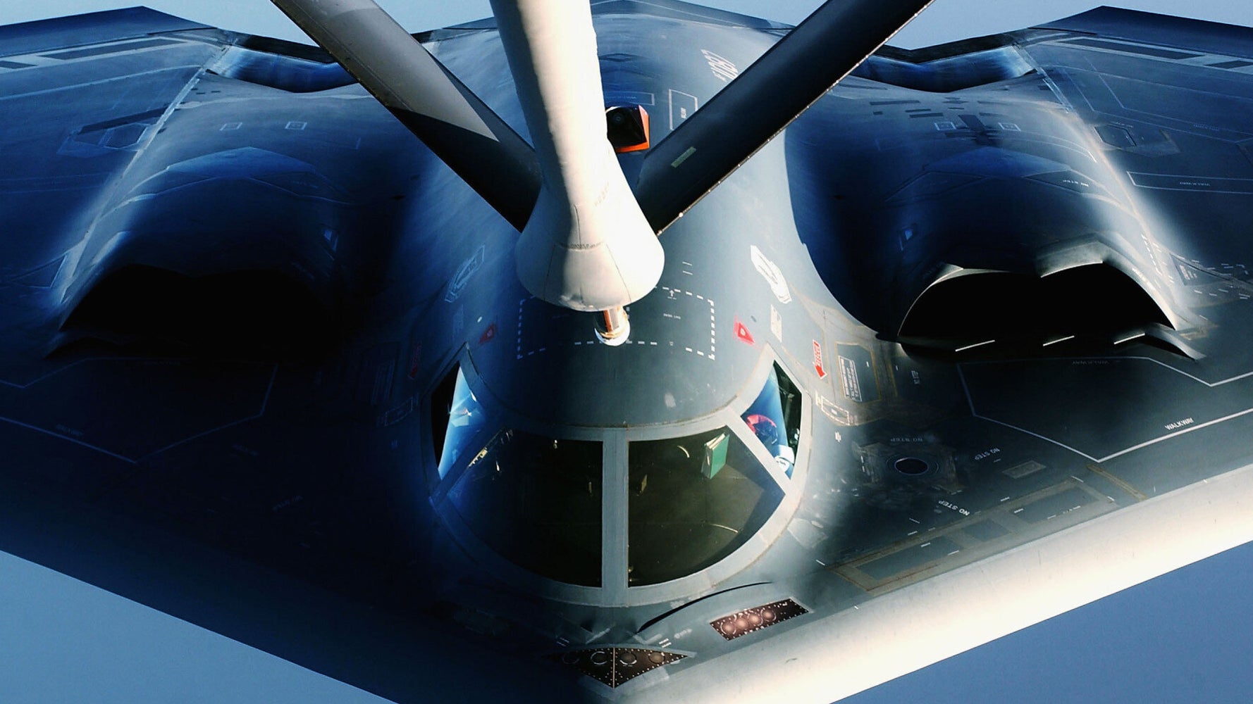 B-2 Spirit Stealth Bomber Manages To Look Cool Even When It's Refuelling | HuffPost UK Tech