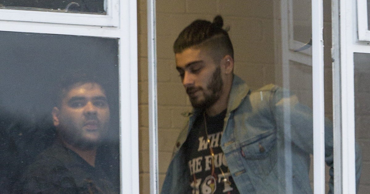 zayn malik joins producer naughty boy recording studio after viewing zayn malik joins producer naughty boy recording studio after viewing