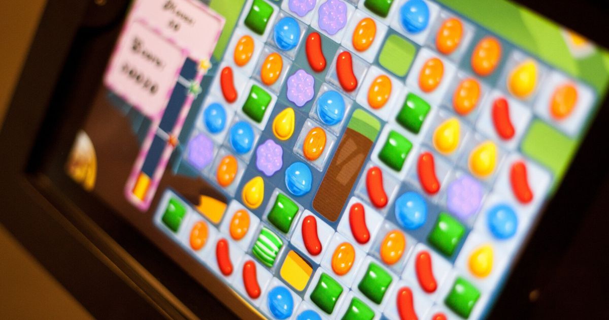 A Man Played So Much Candy Crush He Ruptured The Tendon In His Thumb