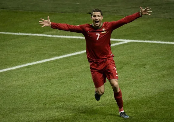 Ronaldo's Hat Trick In World Cup Qualifying Playoff Even Had Zlatan  Ibrahimovic Applauding (GIF/VIDEO)