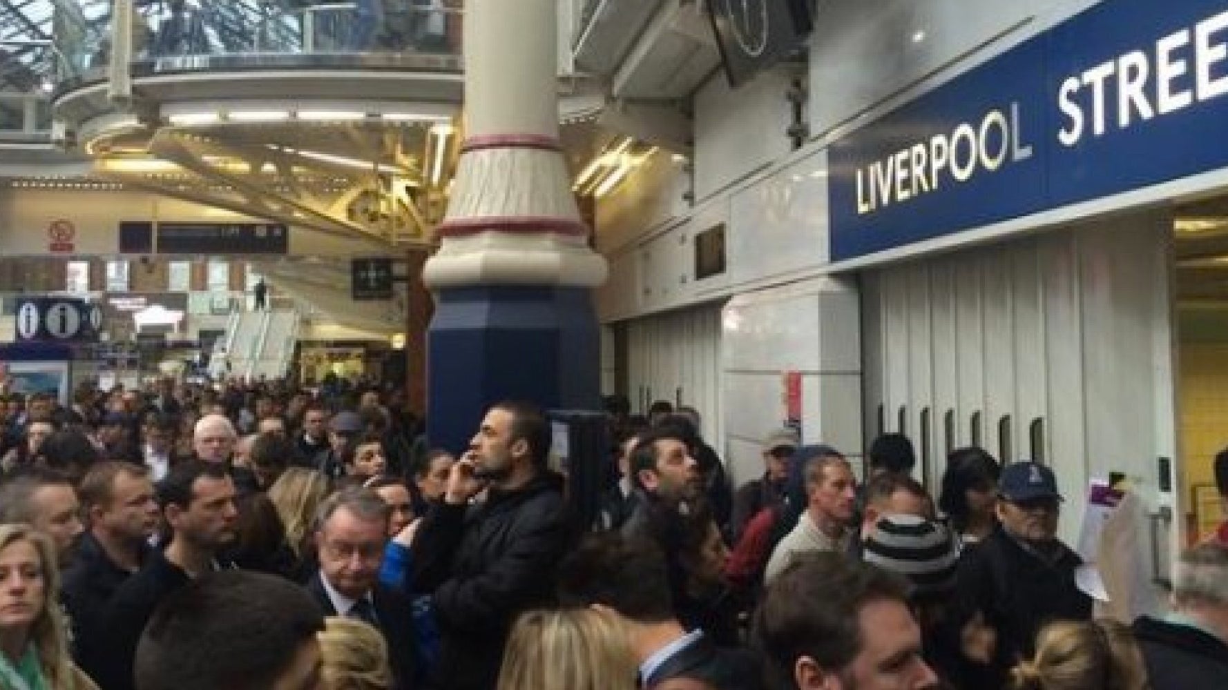 Tubestrike London Commuters Face Chaos As Tube Workers Continue 48Hour Strike (PICTURES