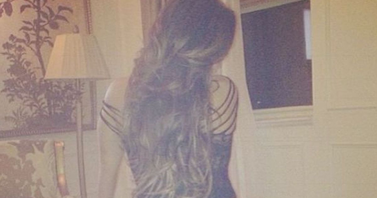 Towie Star Lauren Goodger Shows Off Her Bum In An Instagram Belfie 
