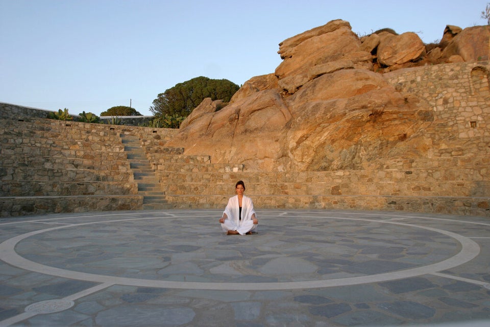 Theatrical Yoga, Mykonos