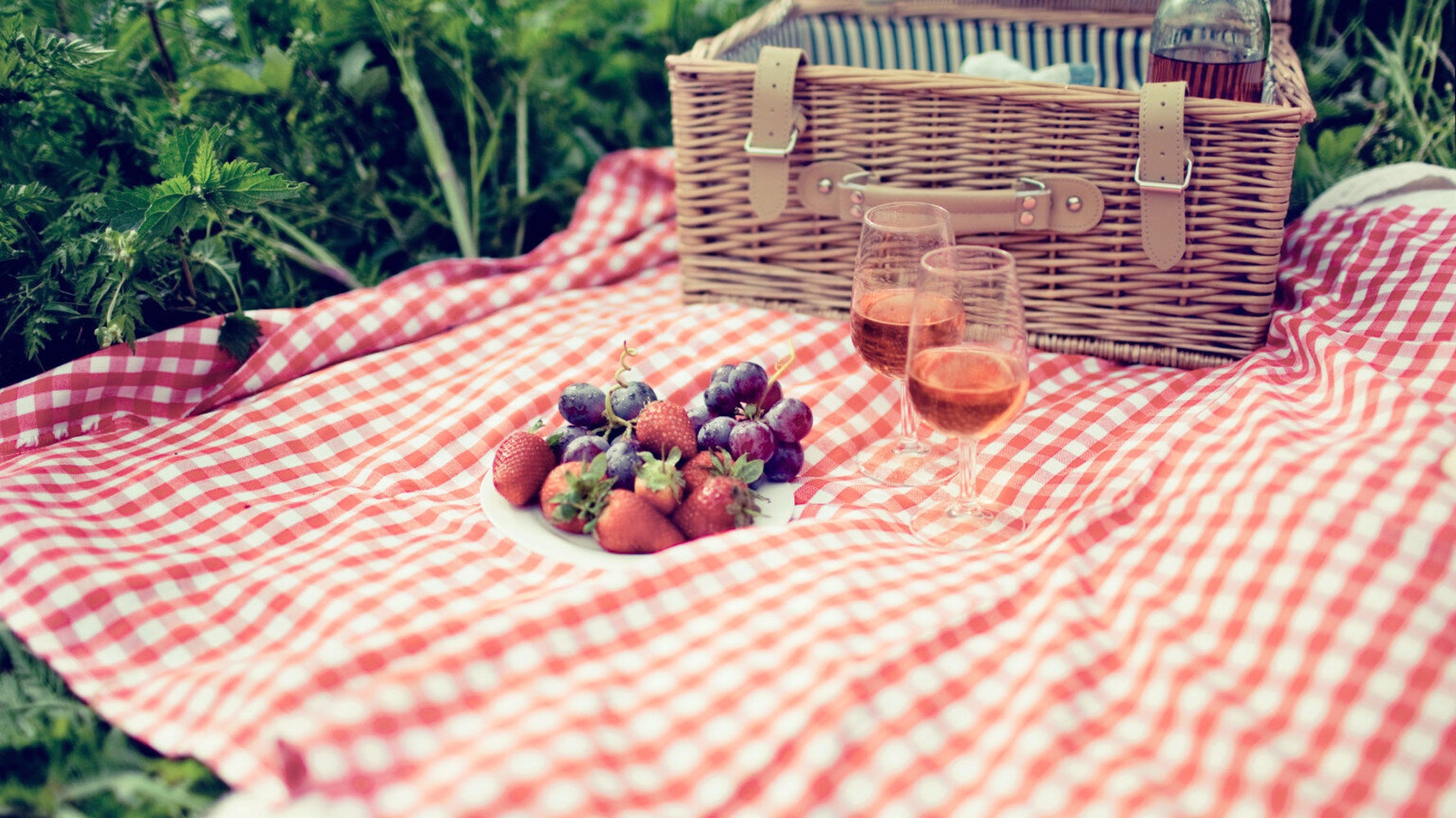 How To Plan The Perfect Picnic: Best Picnic Recipes For A Super Summer ...