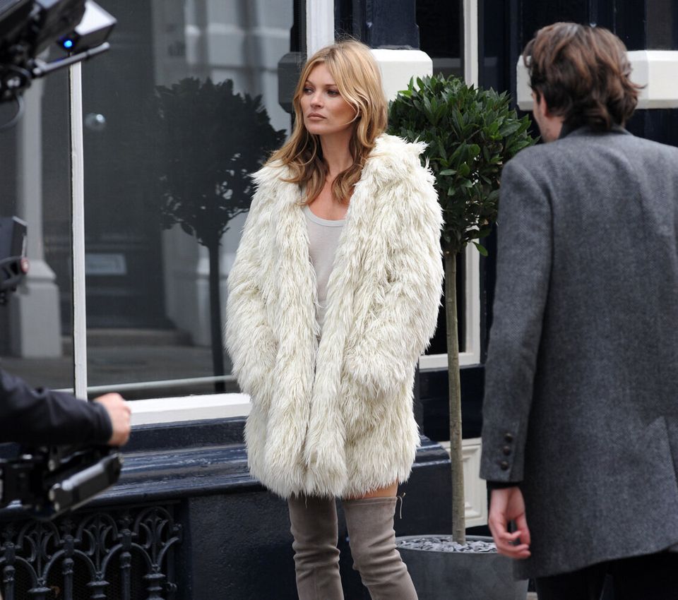 Kate Moss Uses Body Double On London-Based TV Ad Shoot (PICS ...