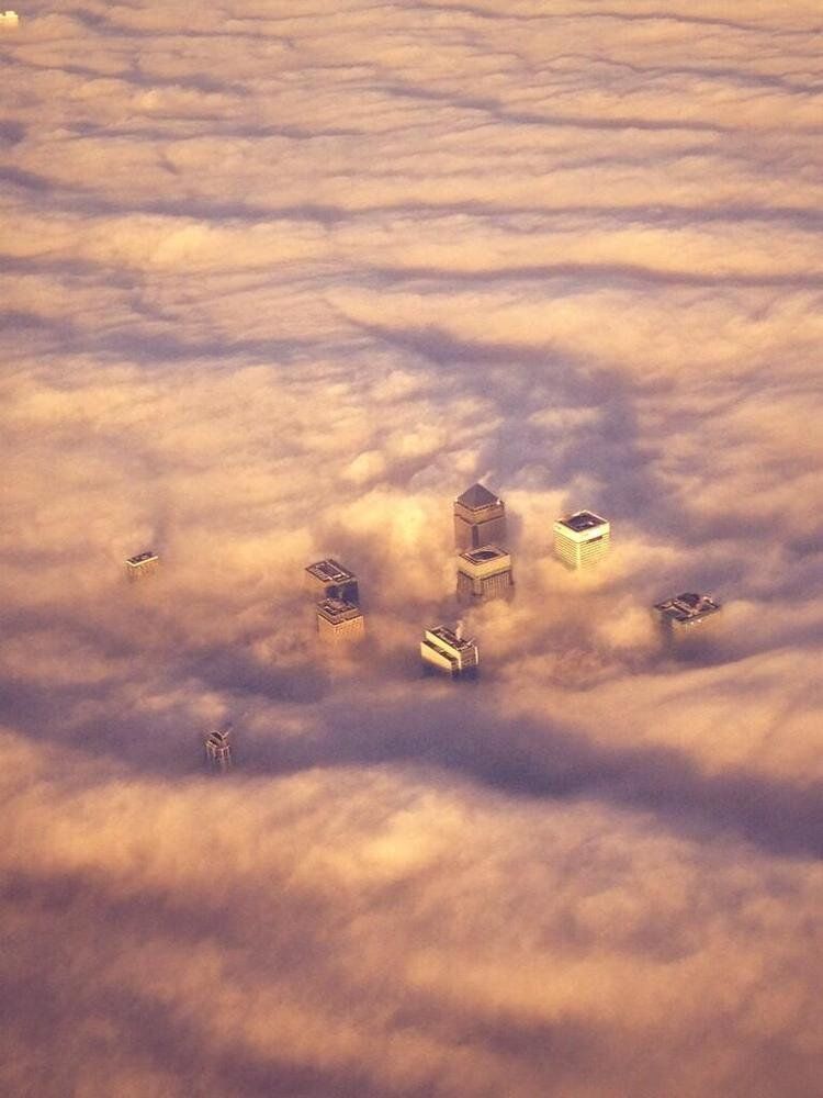 Fog over Canary Wharf 