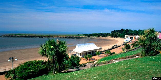 Promenade and beach, Whitemore bay, Barry Island, vale of Glamorgan, S. Wales